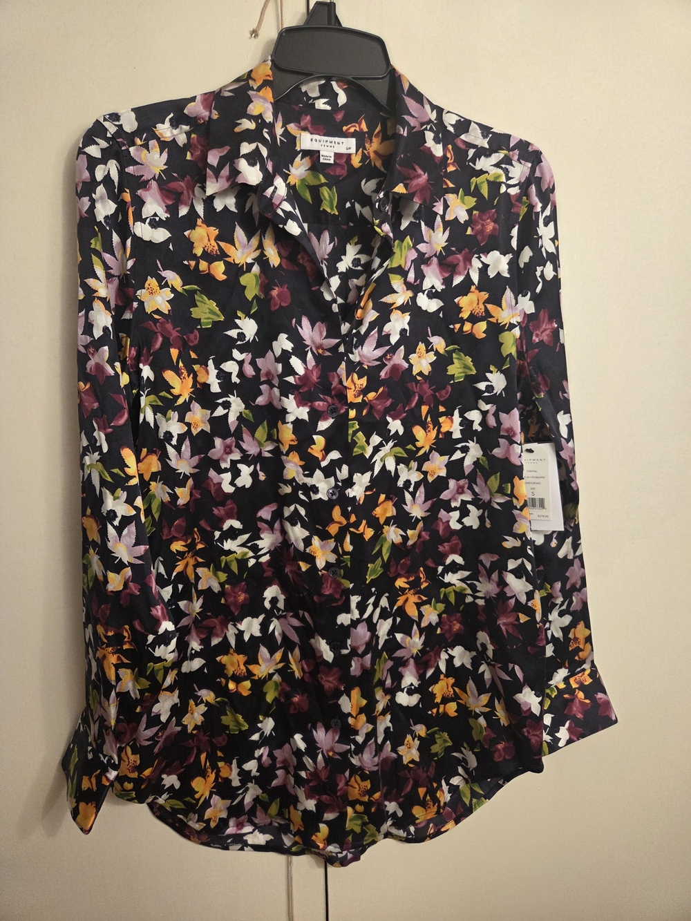 Silk Equipment Femme Floral Button-Up Shirt – Black Multi NWT 🍂Fall Leaves
